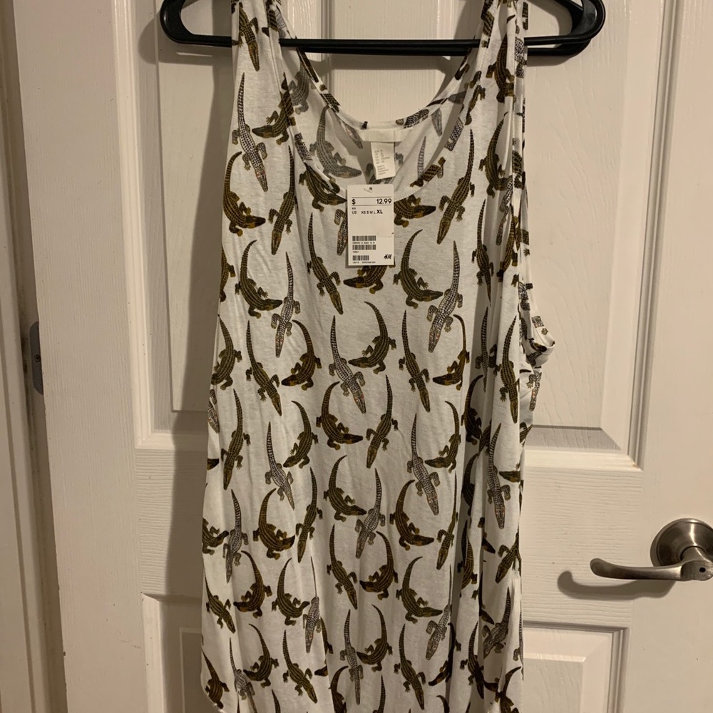 Fun crocodile print long tank!